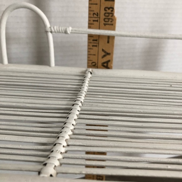 Vtg Boho Wicker Shelf with Towel Bar - Picture 7 of 11